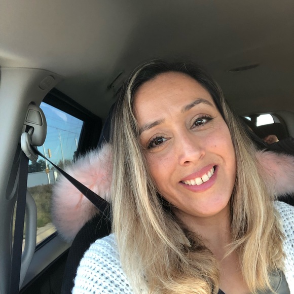 Meet your Posher, Paulina - Picture 1 of 1